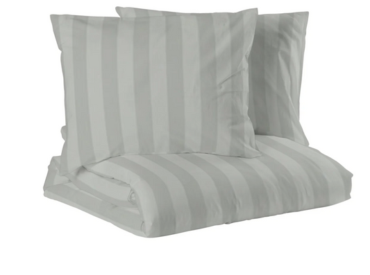 Mirage satin kingsize ljusgrå.  220x210cm. 2x50x60cm