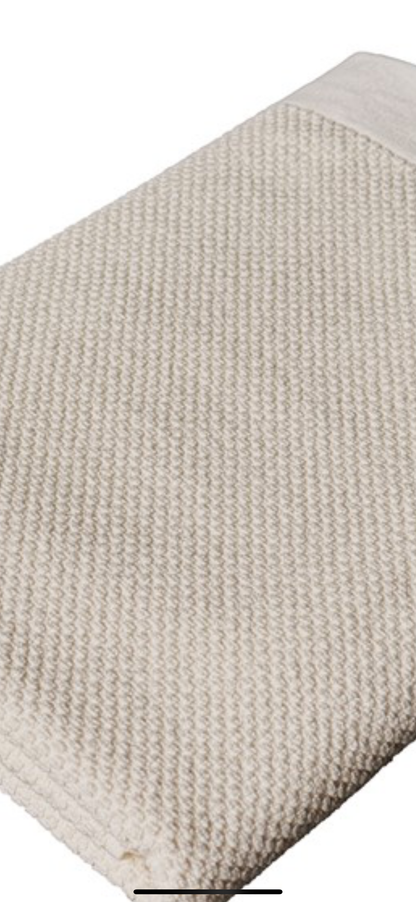 Badlakan, SALTÖ, SAND
70x130cm 100% bomull, 480g/m2