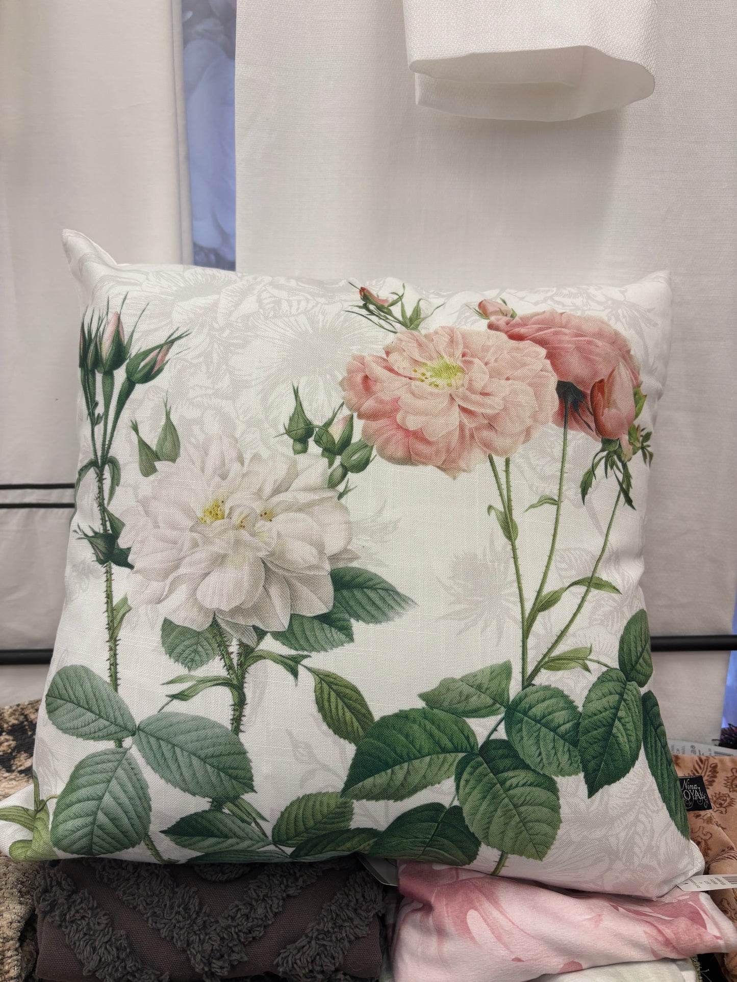 Rosie Cushion Cover 45x45 cm. White